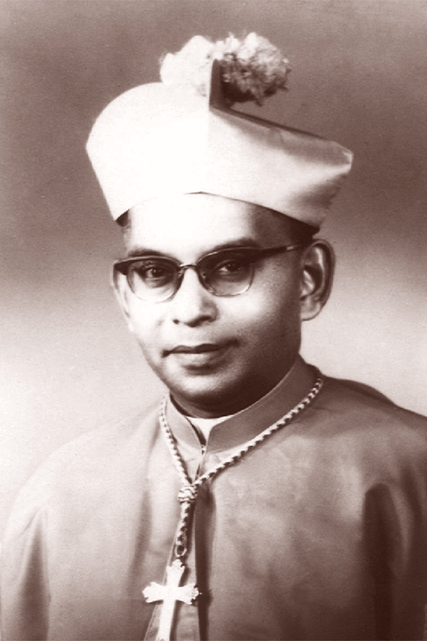 26 – Edmund Fernando