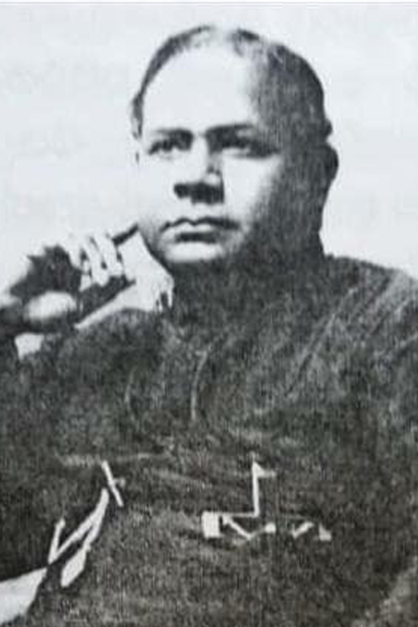 4 – John Pahamunay